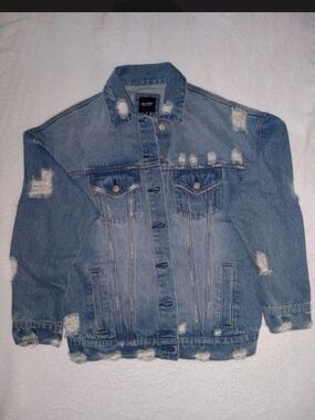 Distressed Light Blue Denim Jacket - Unbranded